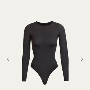 SKIMS ESSENTIAL CREW NECK LONG SLEEVE BODYSUIT | ONYX × 1 S/M
